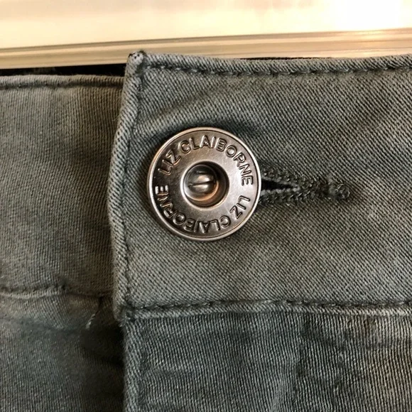 New - Women’s Plus Size Capri Jeans - Liz Claiborne - Size 20W - Grey - Picture 3 of 4